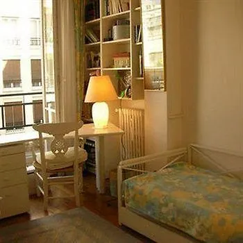 Laos Paris